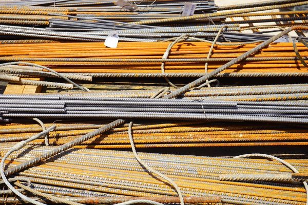 Fer à béton au Mali : les professionnels tirent la sonnette d’alarme sur la qualité locale